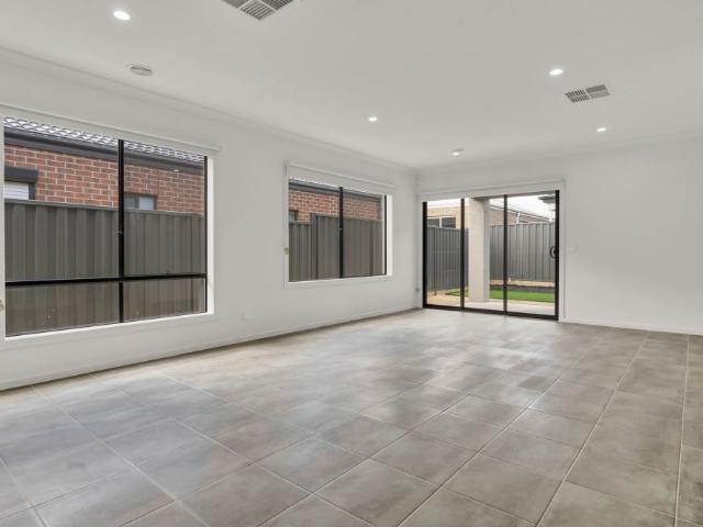 Stunning Home at 17 Bakanovi Drive, Truganina