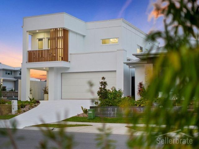 Stunning Home built for modern professional couple or family