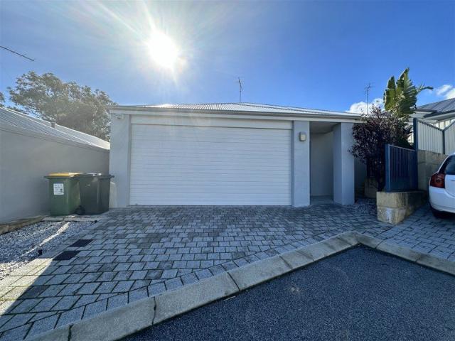 Stunning Home for Rent at 6 Galveston Court, Meadow Springs
