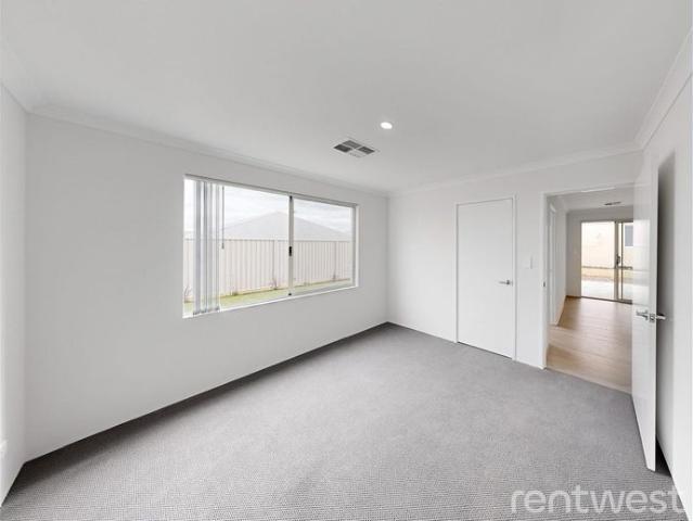 Stunning Home in Alkimos Vista
