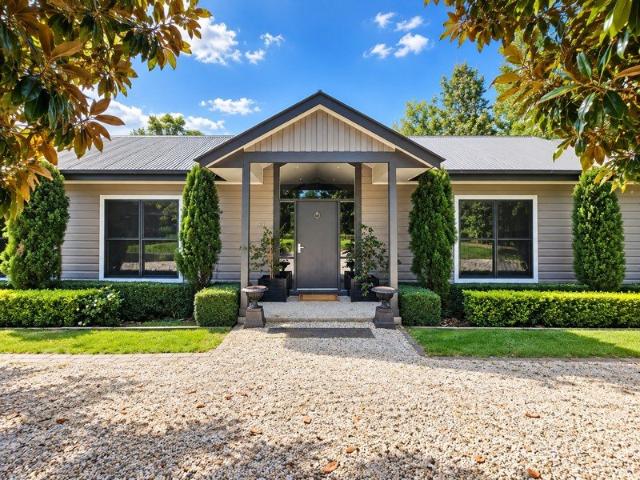 Stunning home in beautiful Burradoo location