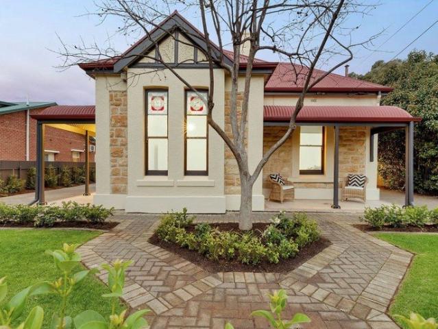 Stunning Home In Excellent Location!
