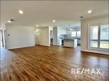 Stunning Home in Gobbagombalin