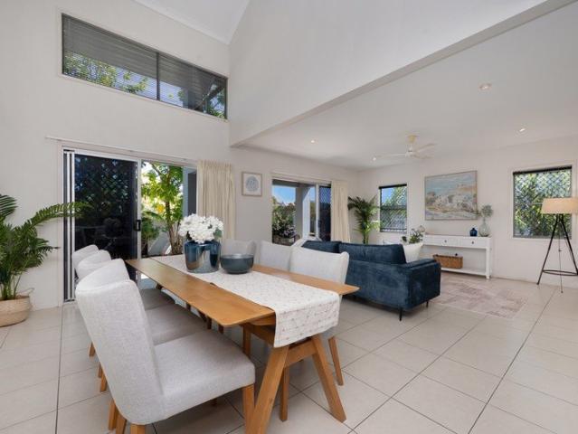 Stunning Home Private Gated Community 'Living On Golf Links'