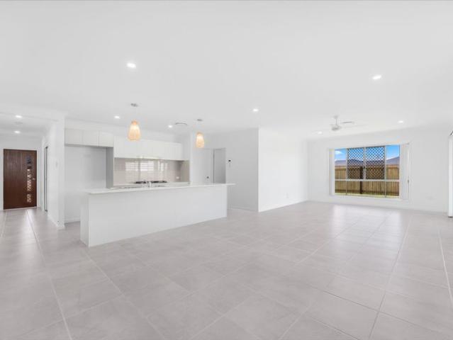 Stunning Home 'The Springs' Light, Bright & Airy