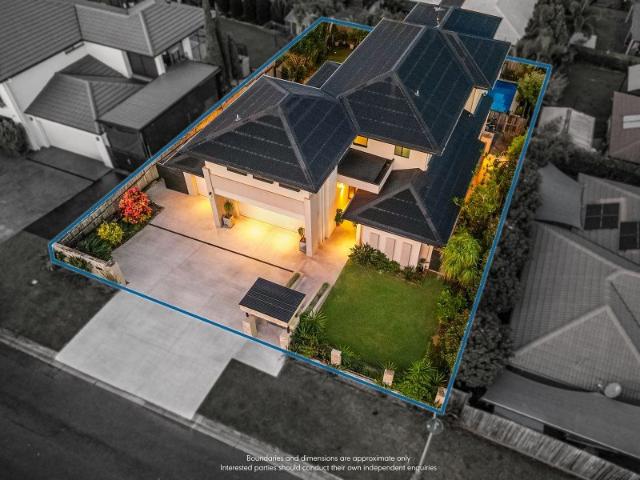 MASTERBUILT HOME WATERVIEWS TRIPLE GARAGE POOL