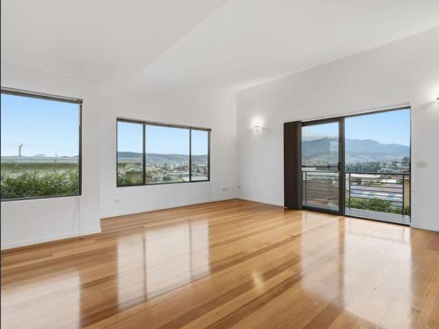 Stunning Home with Breathtaking Views in the Heart of Bellerive!