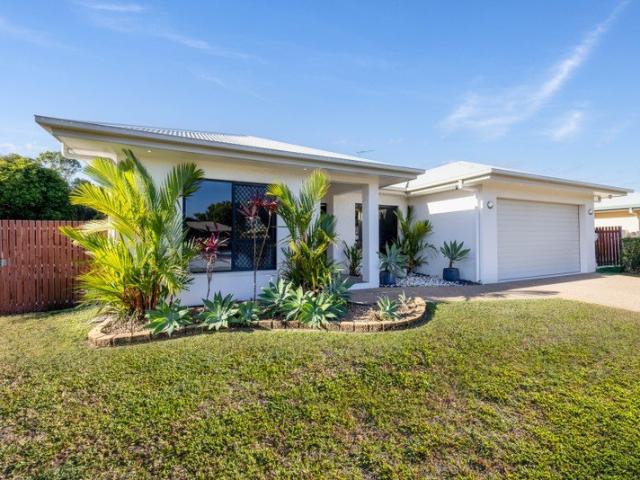 STUNNING HOME WITH POOL AND CARAVAN PAD