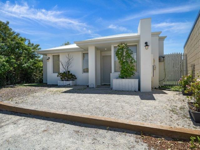 Stunning Home with the Best Beach Life