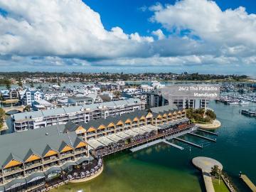 Stunning Holiday Apartment with Water Views in Mandurah Dolphin Marina