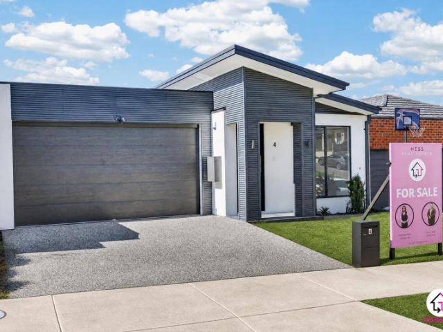 STUNNING HOUSE BRAND NEW FOUR BEDROOM