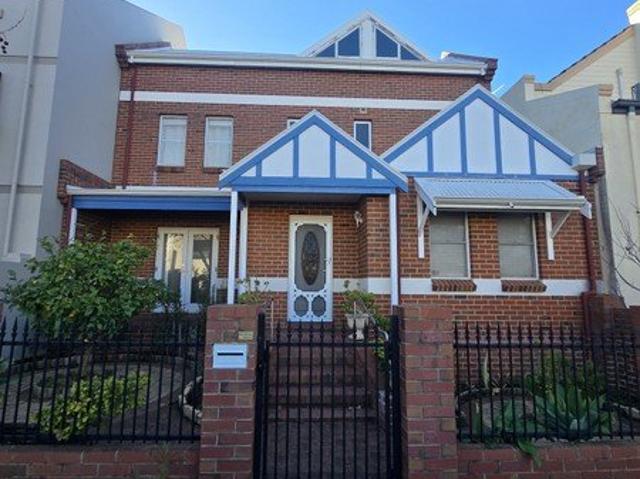STUNNING HOUSE IN EAST PERTH!