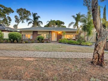 Stunning House in Premier Location!
