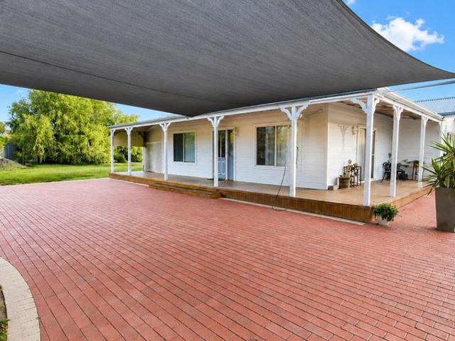 Stunning Immaculate Large Family Home On 2777sqm Well Maintained Block With Huge Potential