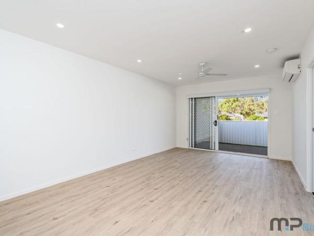 Stunning in Torquay 4 Bed + Media in Prime Location