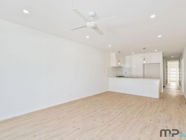 Stunning in Torquay 4 Bed + Media in Prime Location