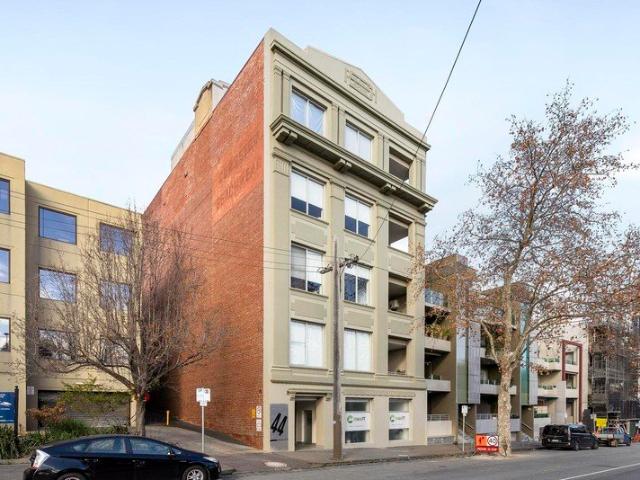 Stunning Inner City Apartment with Large Private Courtyard