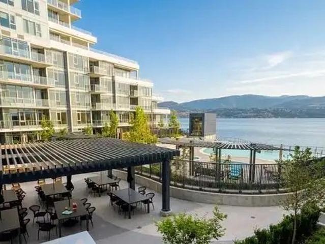 Stunning Kelowna Lakeview at Aqua Waterfront Village | 2 Bed / 2 Bath | — 2 Bedrooms Condo Unit