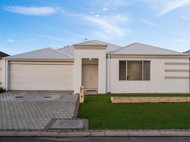 Stunning Lakeside 3x2 Home in a Prime Canning Vale Location