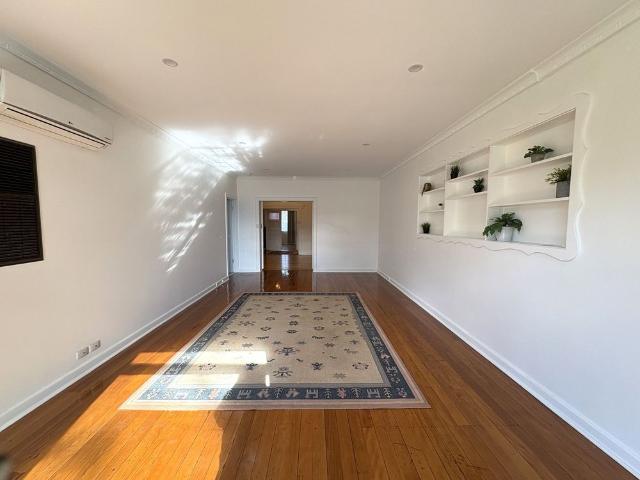 Stunning Large 4 Bedroom Home with Pool