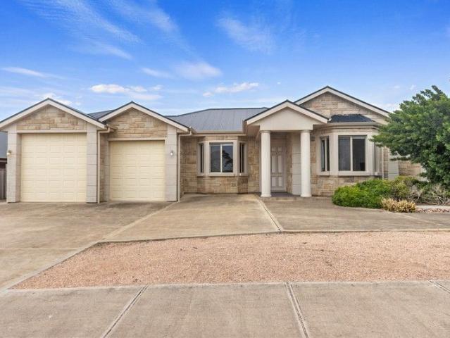 Stunning Large Family Home Near the Beach