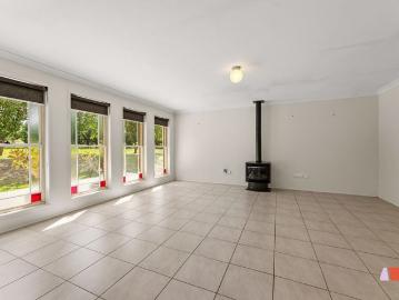Murrumbateman, Yass Valley, Victoria - Equipped kitchen