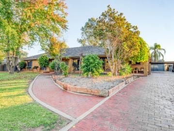 Stunning Lifestyle Property 3/4 Acre, Pool & Huge Shed!