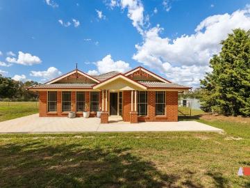 Murrumbateman, Yass Valley, Victoria - Equipped kitchen