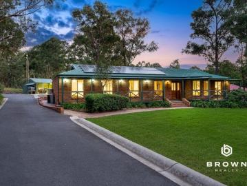 Stunning Lifestyle Retreat with Resort Style Living & Exceptional Shedding