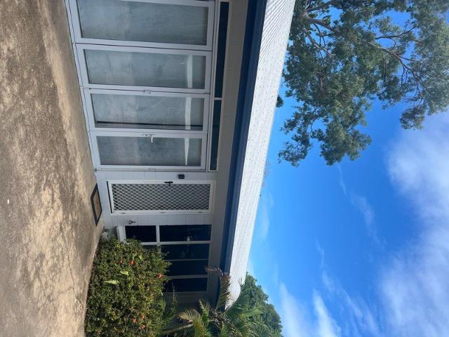 Stunning little two bedroom unit on Geoffrey Bay