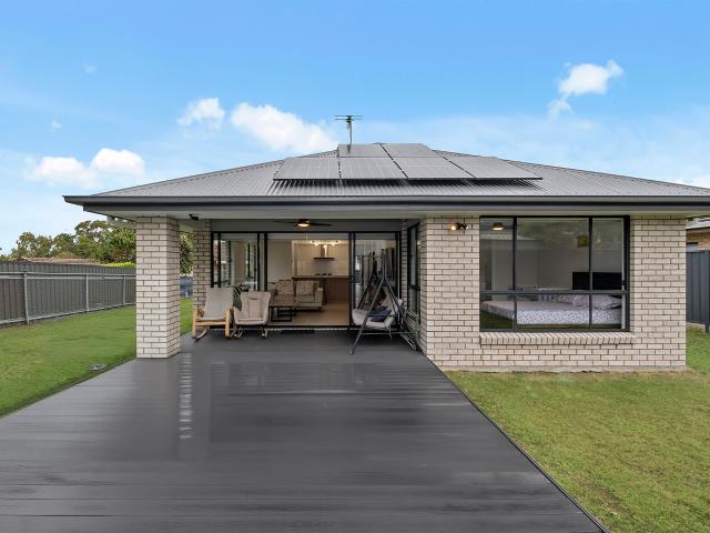 Stunning low set home on massive block in Aspley!