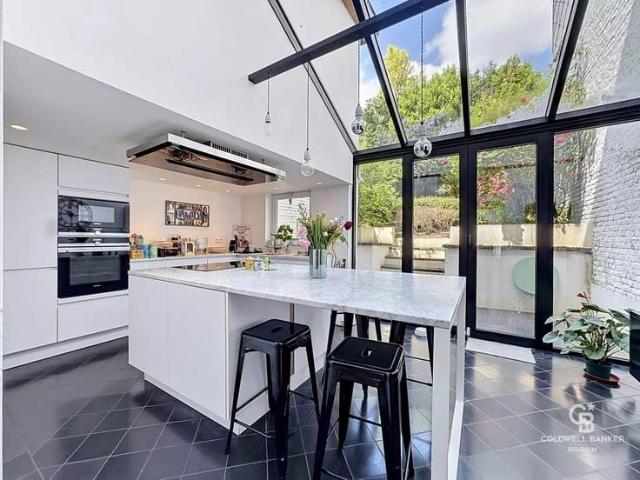 Stunning, luxurious home approx. 330 sq. m. / Coghen neigh
