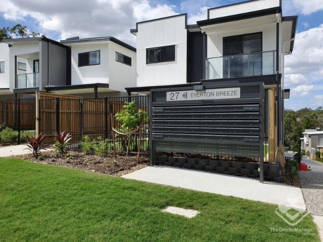 STUNNING LUXURY 3 BEDROOM TOWNHOME