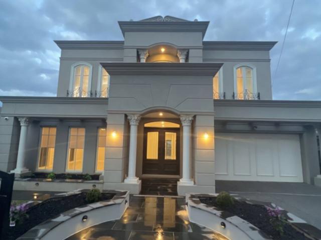 Luxury Family Residence in GWSC Zone | 4 Ensuites + Dual Kitchens