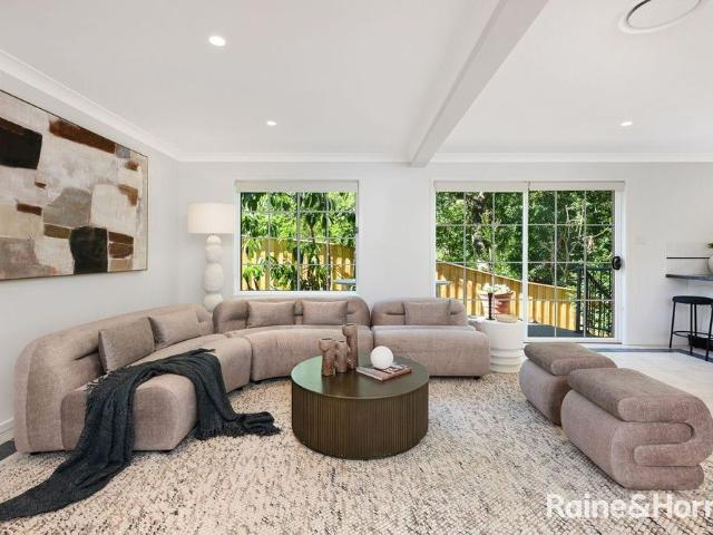 Stunning Luxury Four Bedroom Home in Pymble's Prestigious East Side