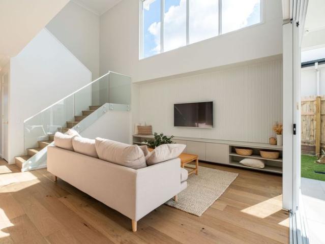 STUNNING LUXURY FAMILY HOME IN BAHRS SCRUB