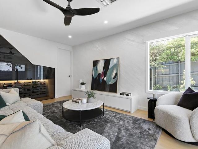 STUNNING LUXURY HOME IN TREE LINED FAIRVIEW AVENUE!