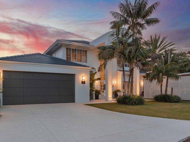 Stunning Luxe Build, Set Within a Lakeside Paradise