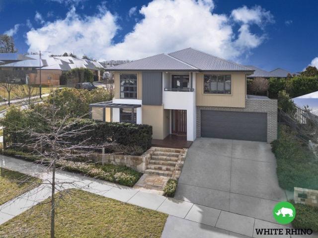 Stunning McDonald Jones Ex Display Home Showcasing Designer Living