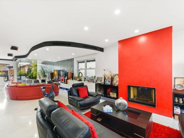 Stunning mansion architectural design in premier location