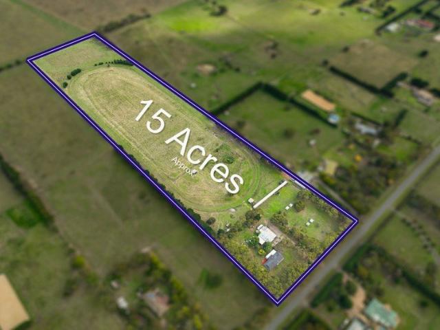 Stunning Macedon Ranges Views on 15 Acres Approx