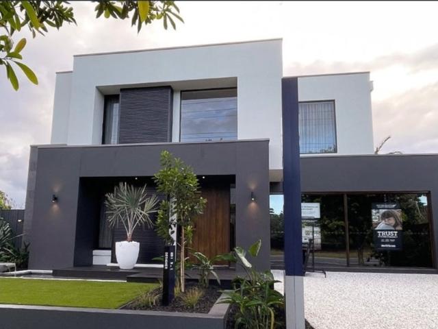 Fully Furnished Stunning Metricon Ex Display Home | Move In Ready!