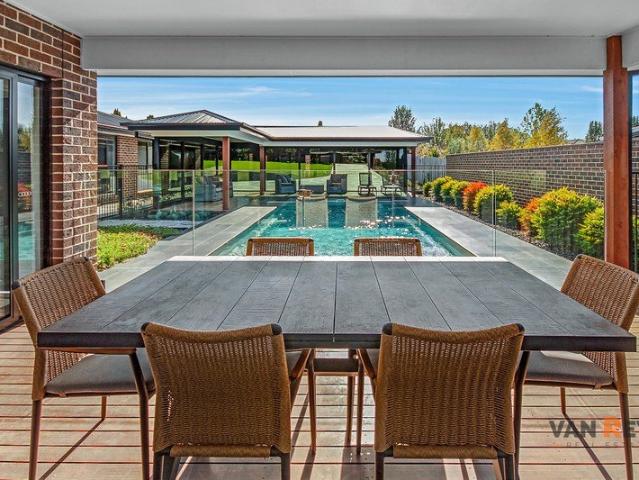 Stunning Mitchell River Backwater Retreat Minutes from Bairnsdale CBD
