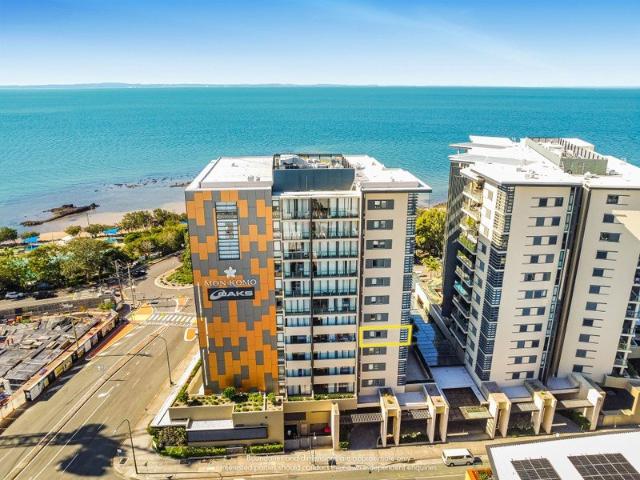 Stunning Mon Komo Apartment | Water Views | Prime Marine Parade Position