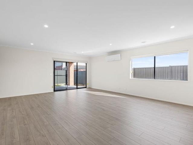 Stunning Modern Family Home in Truganina – Spacious, Stylish & Low Maintenance