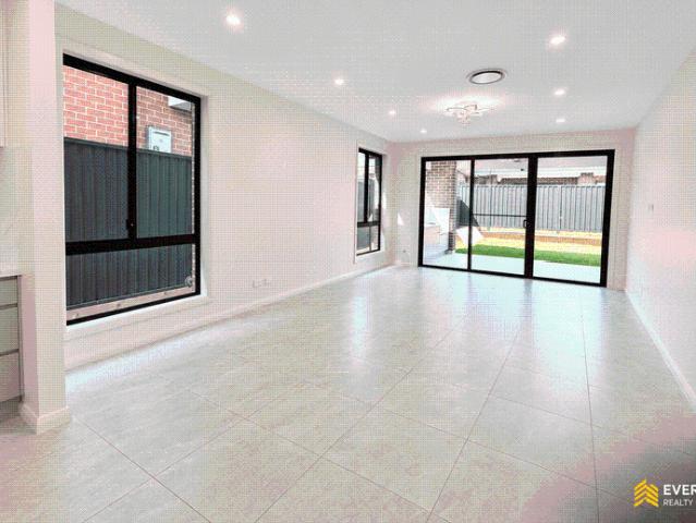 Stunning Modern Family Home Ready to move in for Lease