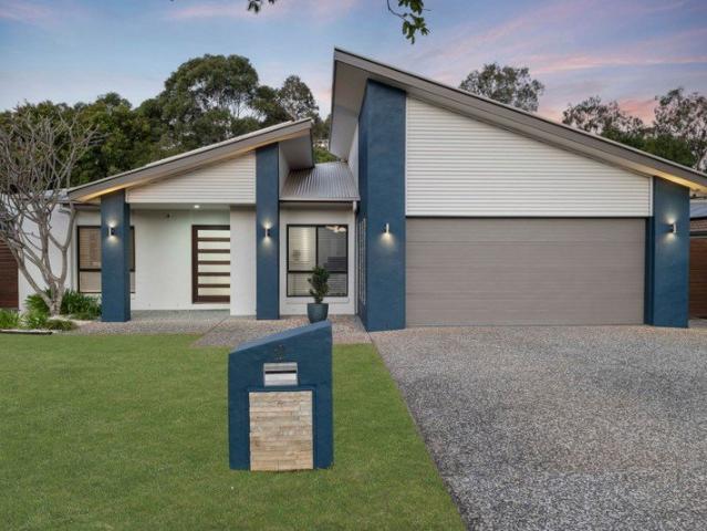 Stunning modern lowset in quiet Wellington Point cul de sac