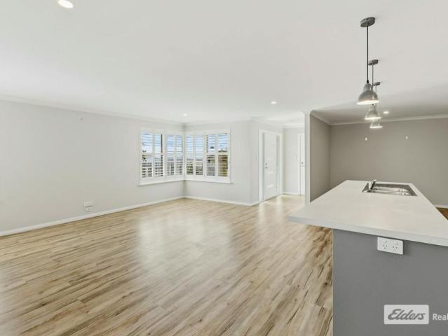 Stunning Modern Style Home, Space and Low Maintenance Living
