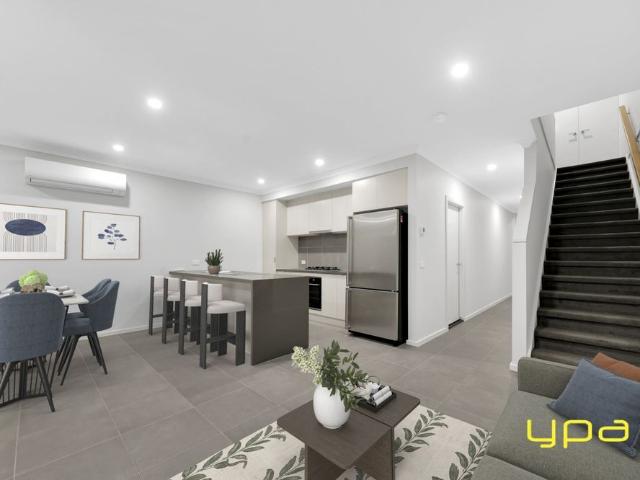 Stunning Modern Townhouse Offering Style, Comfort & Convenience