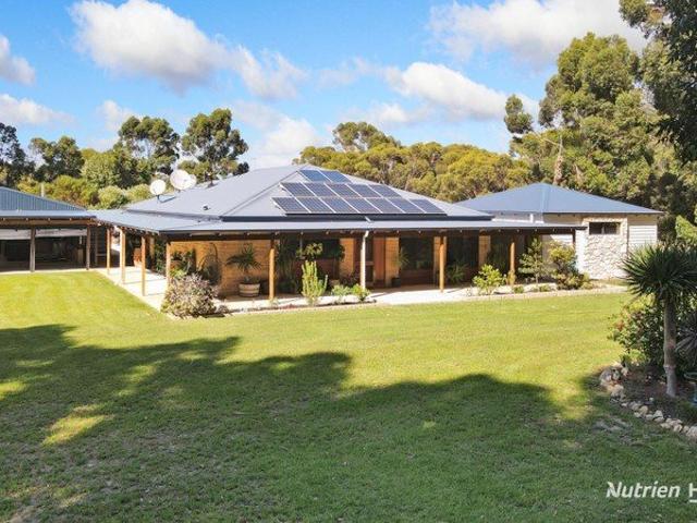 Stunning Mud Brick Homestead with Ultimate Lifestyle Appeal